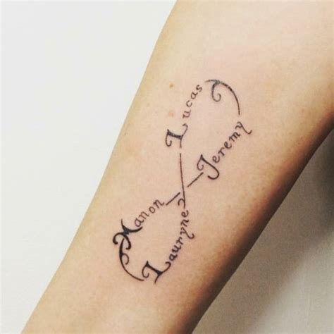 infinito con nomi tatuaggi